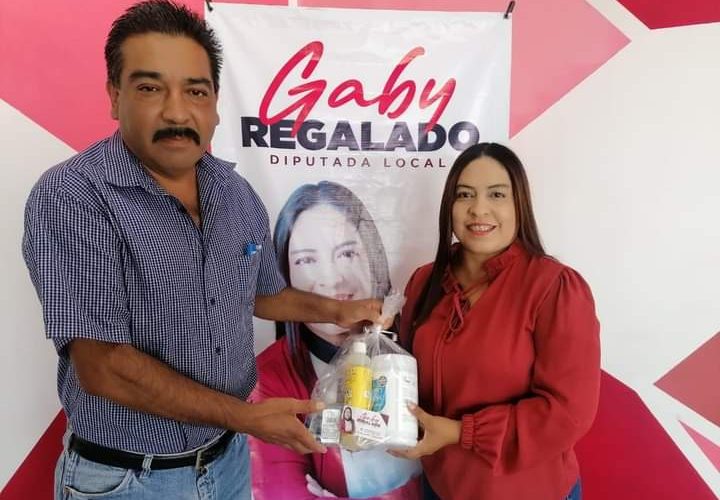 Apoya diputada Gaby Regalado a familias conkits de sanitización para el regreso a clases