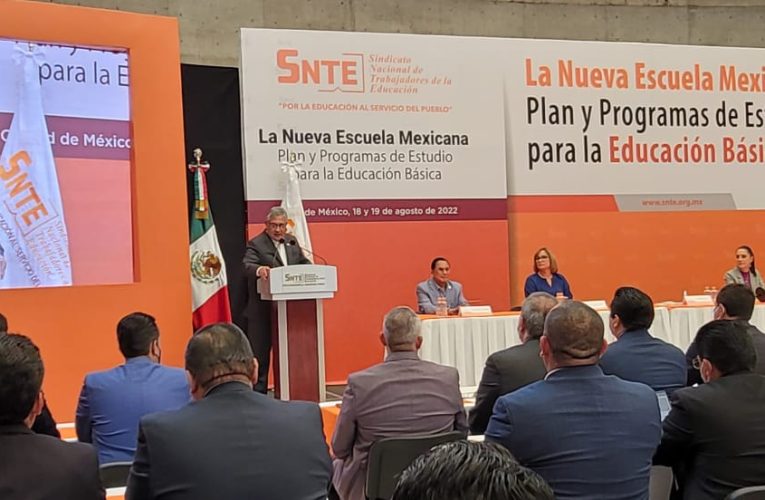 Participa Sección 30 del SNTE en reuniones para analizar el nuevo modelo educativo en México