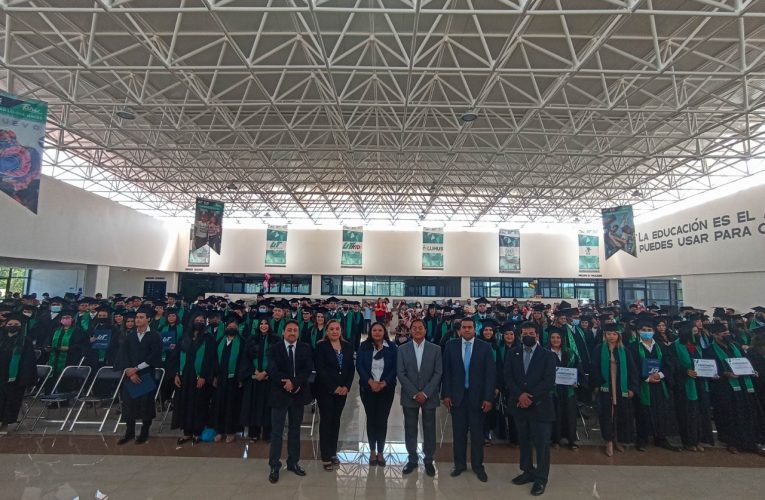 Gradúan 396 alumnos de la Universidad Tecnológica de Nuevo Laredo