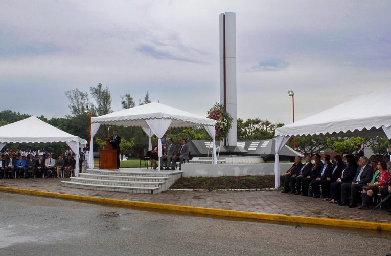 Rinde la UAT homenaje a sus fundadores