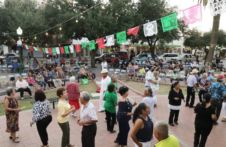 Reactivan dinamismo y economía del Centro Histórico con “Viernes de Danzón”