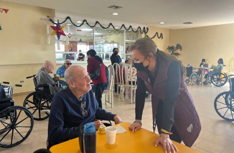 Celebran Navidad en el Asilo “Vida y Esperanza “