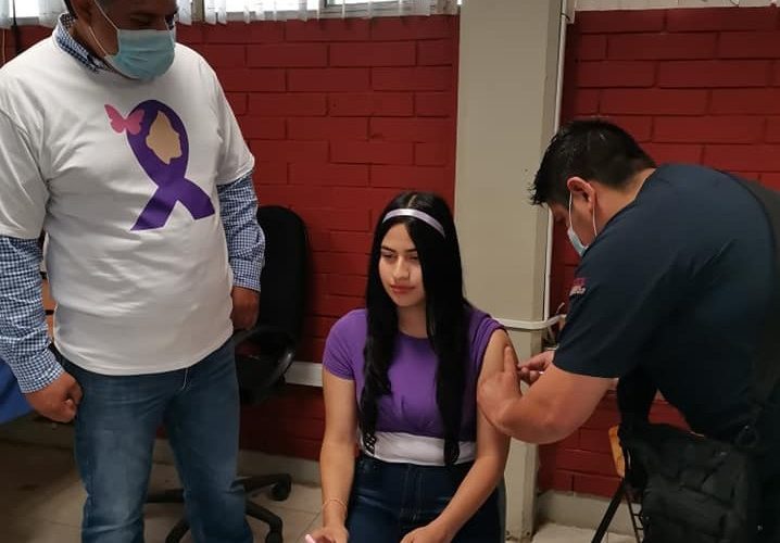 Vacunan a 150 alumnas del Conalep de Nuevo Laredo contra el Virus del Papiloma Humano (VPH)