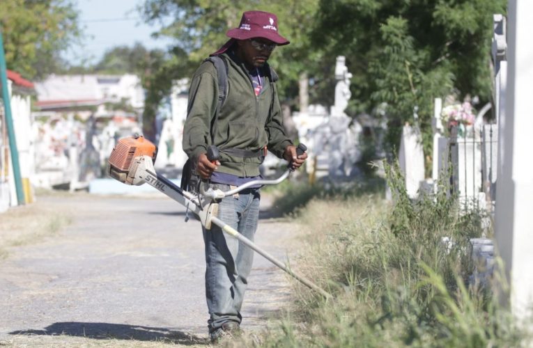 Da Gobierno Municipal mantenimiento permanente en panteones