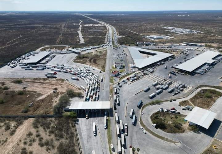 Es Nuevo Laredo aduana número uno de México y Estados Unidos