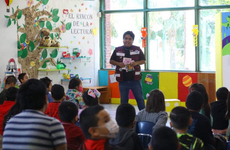 Festejan “Día del Niño” con festival en Estación Palabra