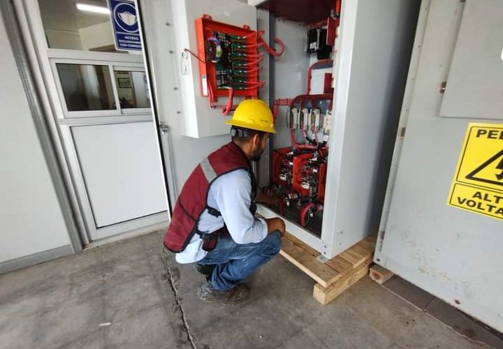 Reemplaza COMAPA tablero para bomba en Planta Centro