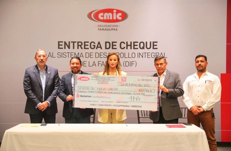 Entrega Camara Mexicana de la Industria de la Construcción donativo al Sistema DIF