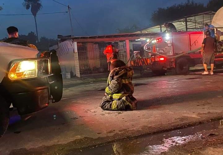 Apoya Protección Civil de Nuevo Laredo a sofocar incendio de Anáhuac Nuevo León