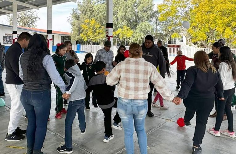 Fomenta Secretaría de Educación integración de comunidad educativa con rally familiar