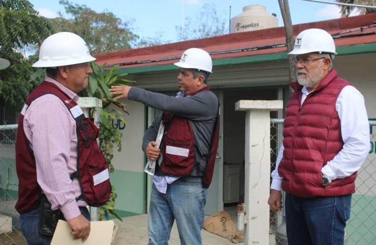 Revisa Obras Públicas trabajos de rehabilitación de Centros de Salud en Antiguo Morelos