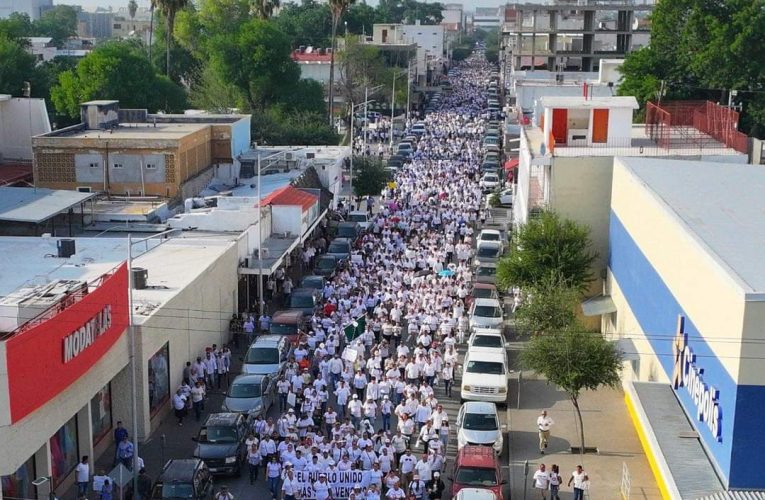 Histórico: Se unen más de 15 mil ciudadanos a marcha pacífica por la democracia en Nuevo Laredo