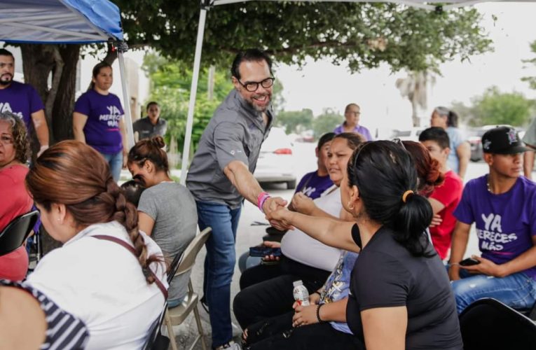 Recibe apoyo Héctor Canales de vecinos de Los Frenos