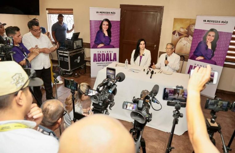 Asiste Yahleel Abdala al Foro de Periodistas organizado por la Unión de Agrupaciones de Periodistas (UNAPE).