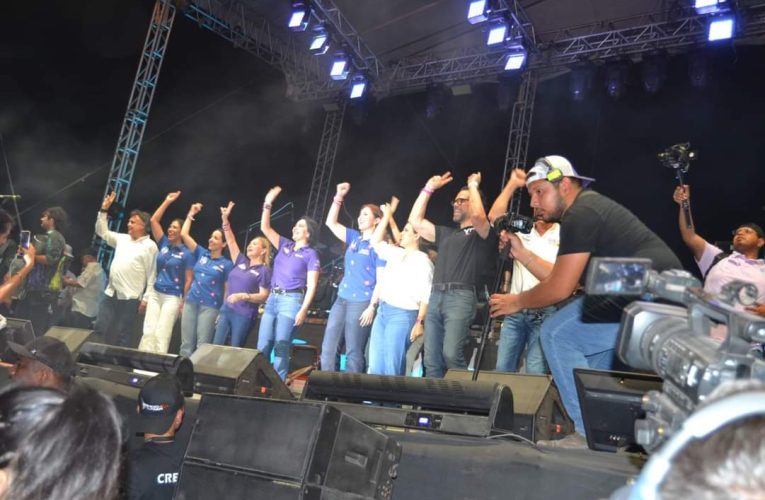 Fue una lluvia de bendiciones y personas en el magno cierre de campaña de Yahleel Abdala, más de 30,000 se dieron cita