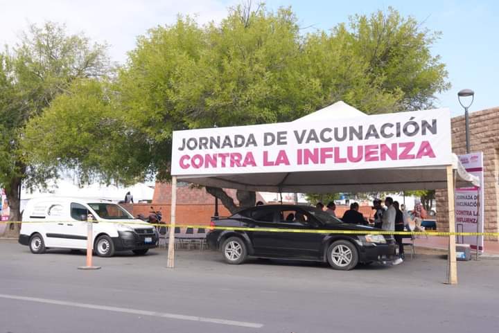 Responde ciudadanía a jornada de vacunación Drive Thru contra la Influenza y Covid 19