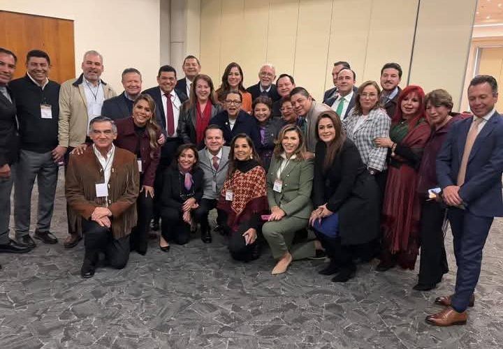 Américo, alcaldes y alcaldesas, participan en reunión con la presidenta Claudia Sheinbaum
